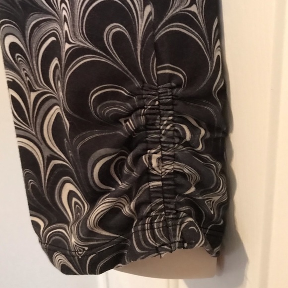 Prana yoga/workout top with built in shelf bra - Picture 3 of 3